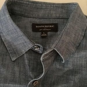 Banana Republic Shirts - Banana republic size L soft wash slim fit Banana Republic Shirts - Banana republic size L soft wash slim fit